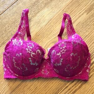 Victoria’s Secret bra pink with metallic thread size 34D